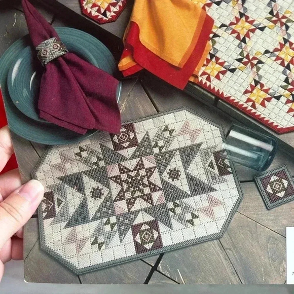 5/$25 Quilt  embroidered vintage placemats tutorial book DIY - Picture 6 of 7